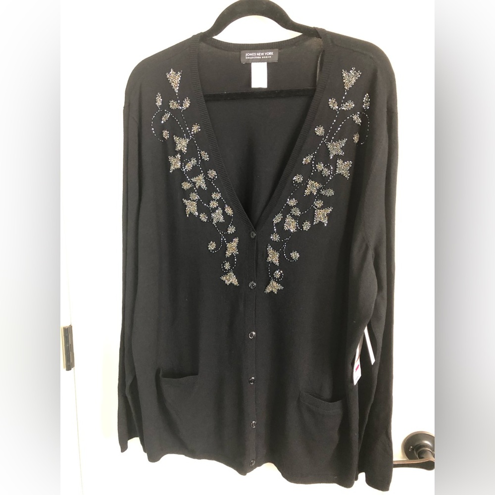 NWT! Jones New York Collection. Floral Beaded. Black Button Cardigan. 3X